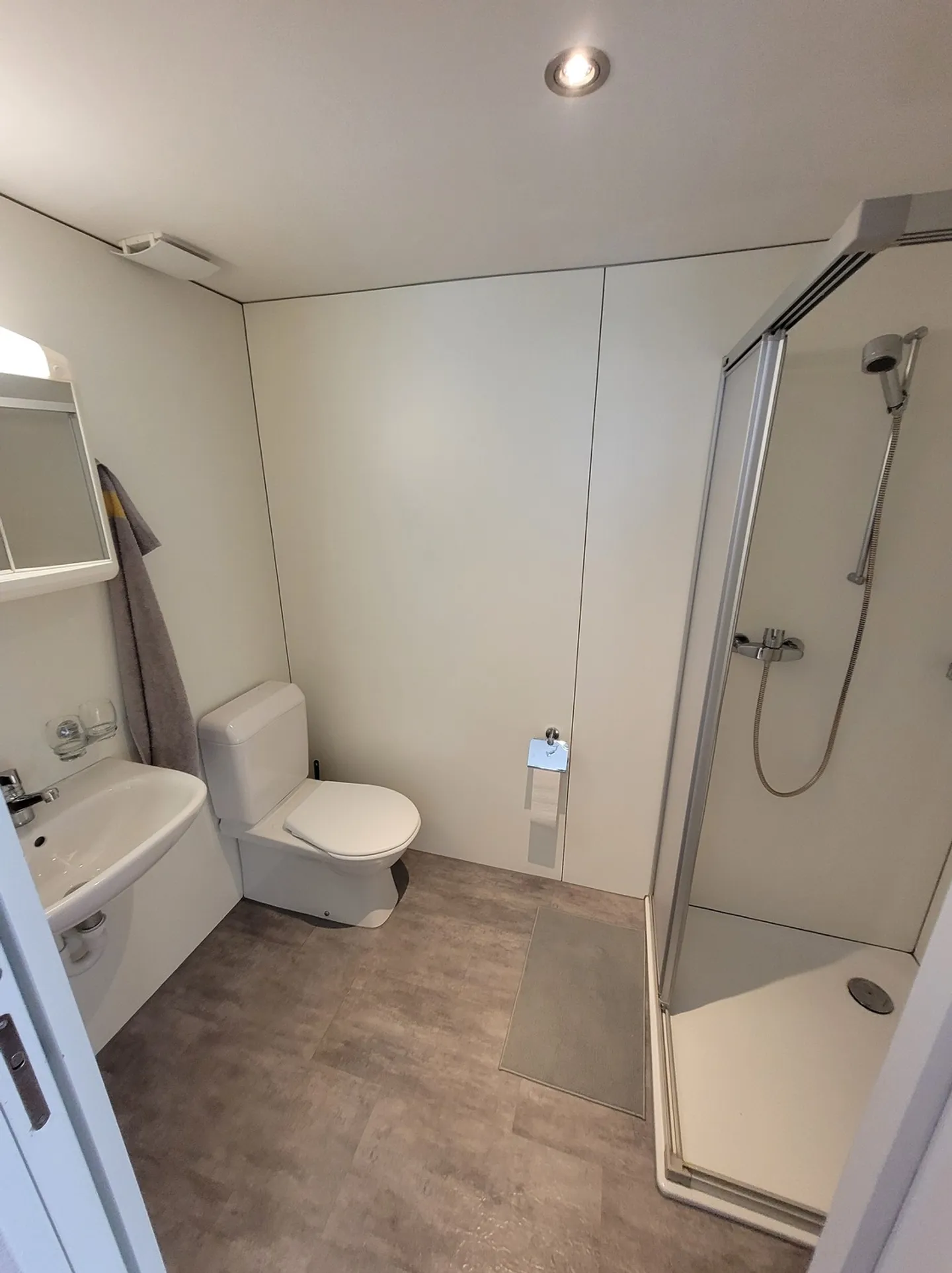 APPARTEMENT 3½ PIÈCES À ENGGISTEIN (BE), MEUBLÉ, TEMPORAIRE - Photo 8 sur 10