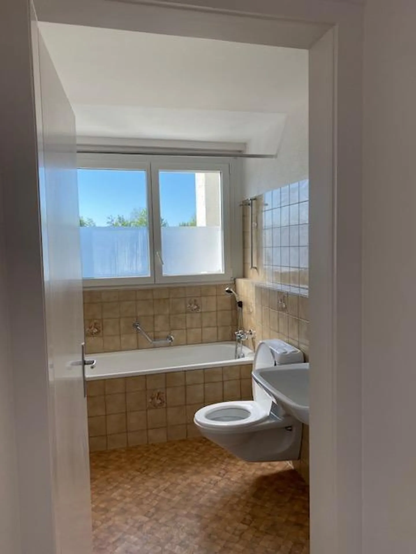 Helle 1-Zimmerwohnung an bester Lage in Roggwil - Foto 2 von 5
