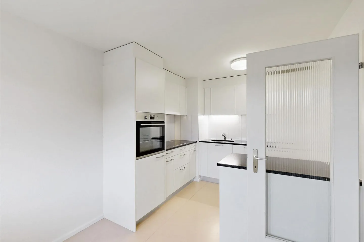 Modern 3.5-Room Apartment - Photo 4 of 10