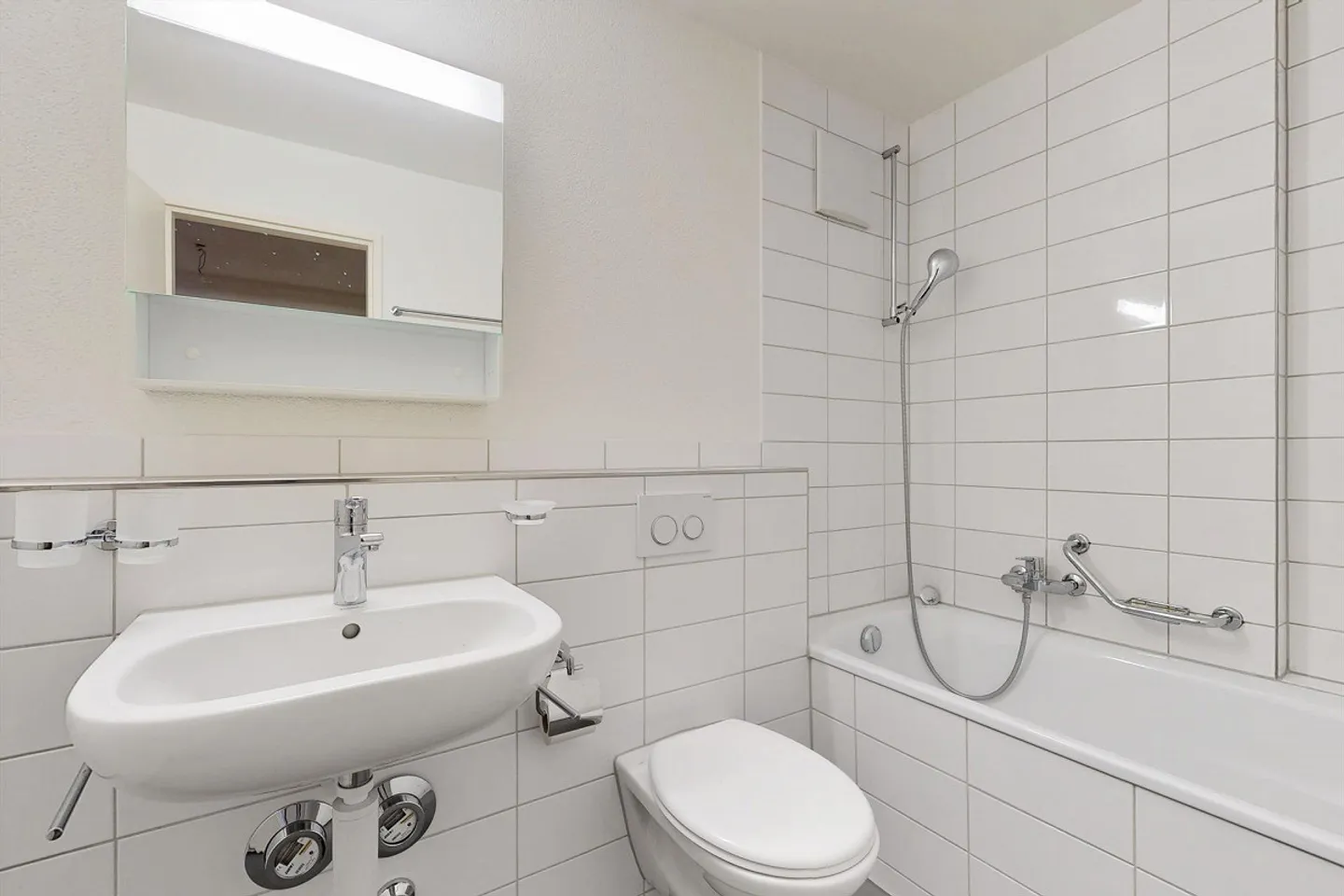 Modern 3.5-Room Apartment - Photo 10 of 10