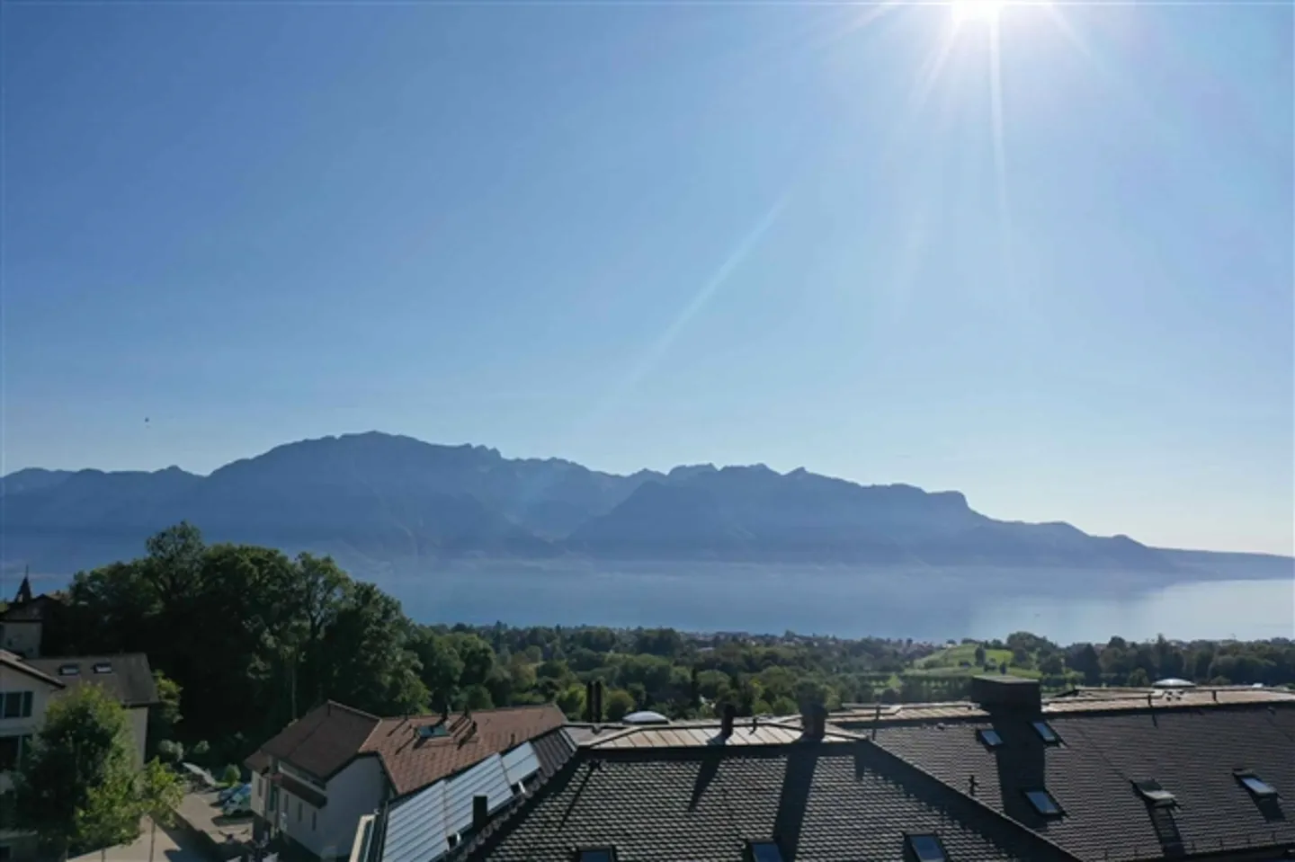 Nuovo appartamento di 4,5 stanze con vista lago - Foto 1 di 10