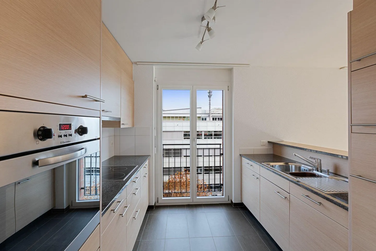 Moderne Wohnung im Vonwilpark - Foto 3 von 7