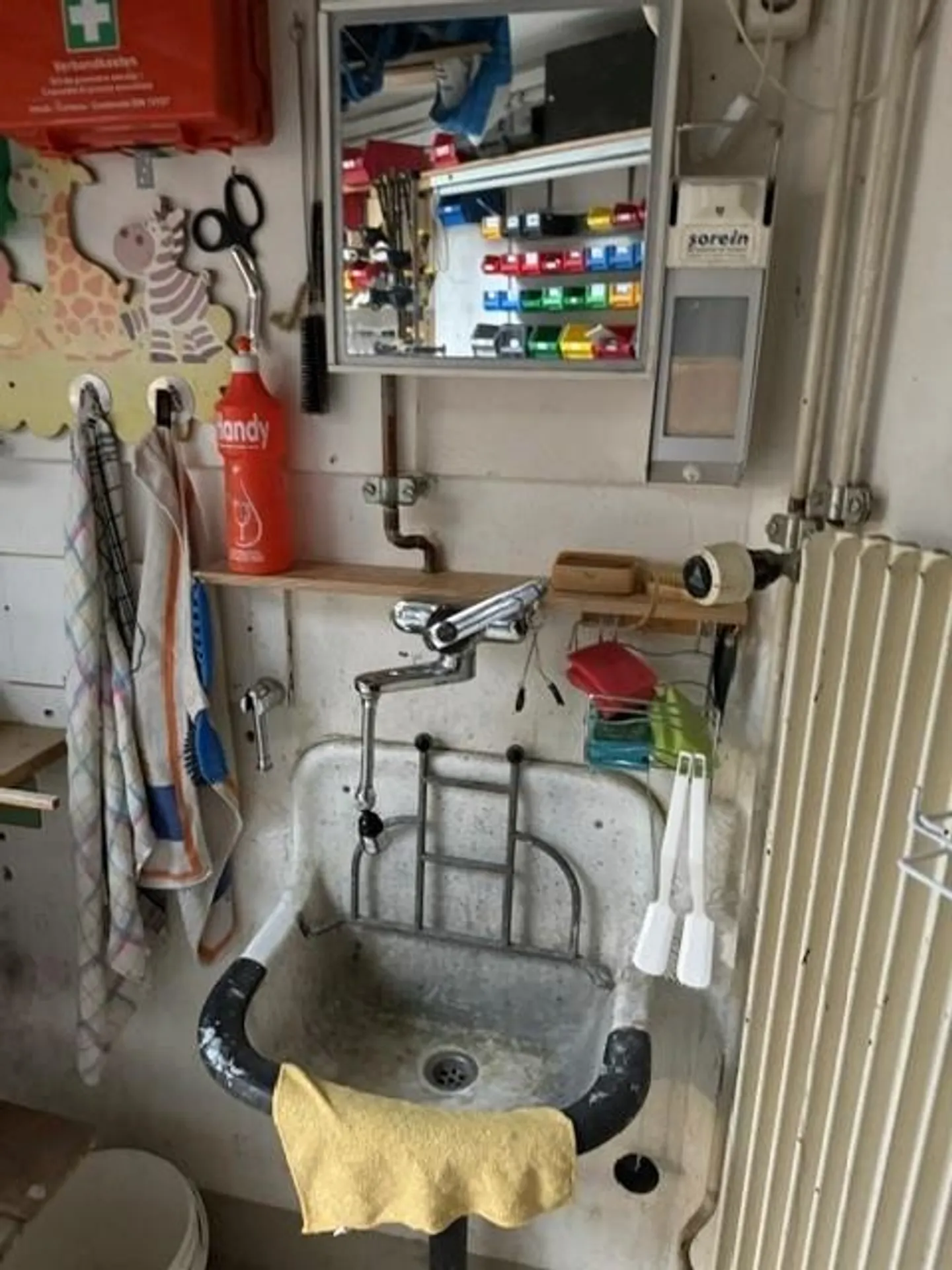 Espace de stockage spacieux au rez-de-chaussée - Photo 8 sur 8