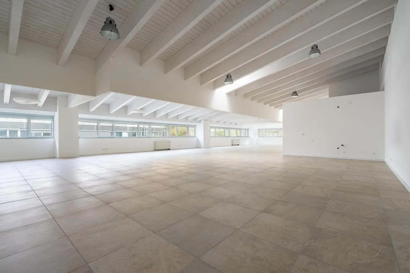 Bureau spacieux à louer, avec excellent locataire - Photo 8 sur 15