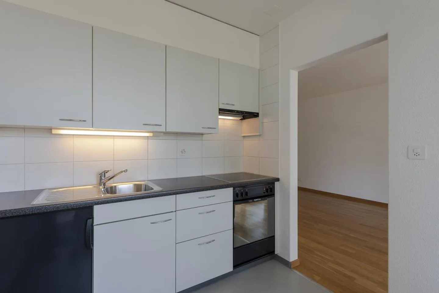 AFFITTARE SENZA DEPOSITO - Atmosfera Urbana in un Quartiere Centrale della Città - Foto 2 di 6