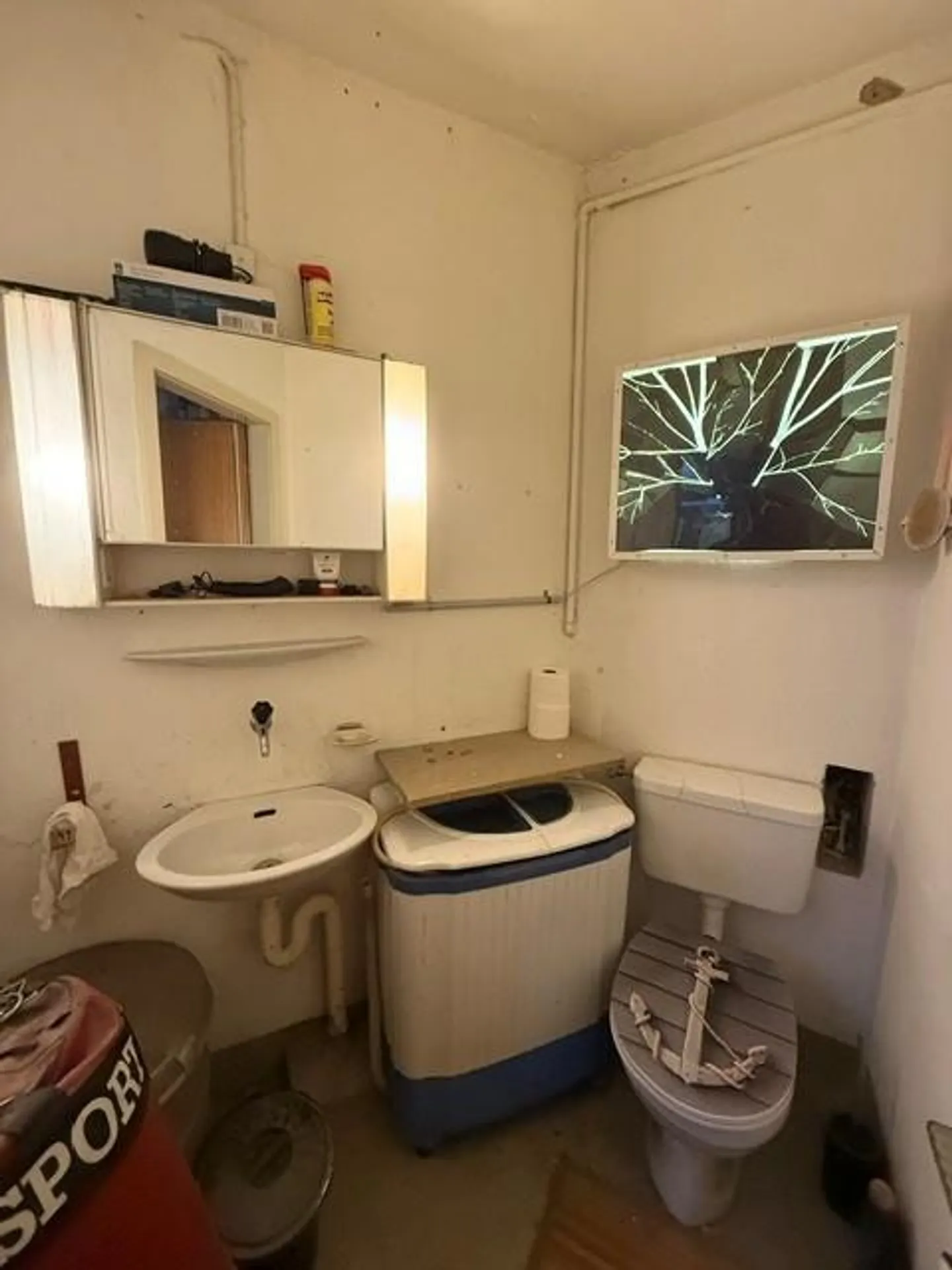 Espace de stockage spacieux au rez-de-chaussée - Photo 7 sur 8