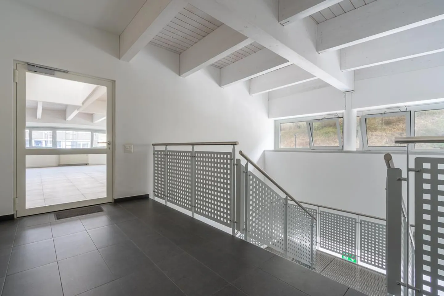 Bureau spacieux à louer, avec excellent locataire - Photo 11 sur 15