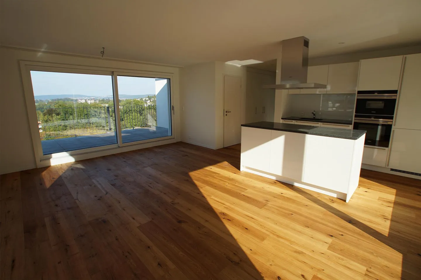 Charming 3.5 Room Apartment in the Heart of Adliswil - Prime Location, Bright & Modern! - Photo 3 of 11