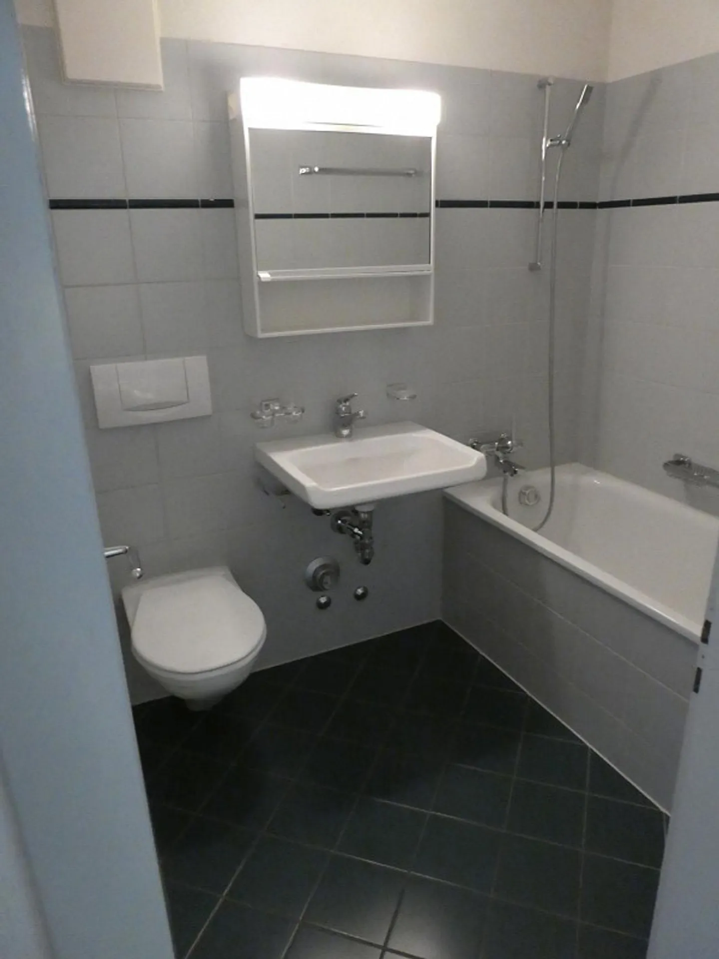 an sonniger Lage - Foto 2 von 5