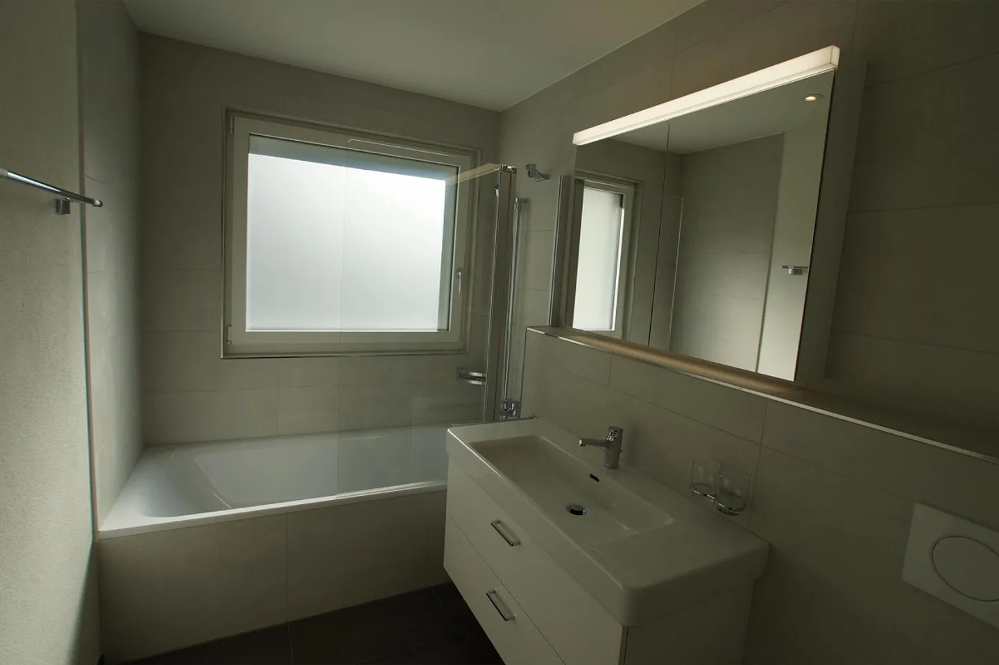 Charming 3.5 Room Apartment in the Heart of Adliswil - Prime Location, Bright & Modern! - Photo 7 of 11