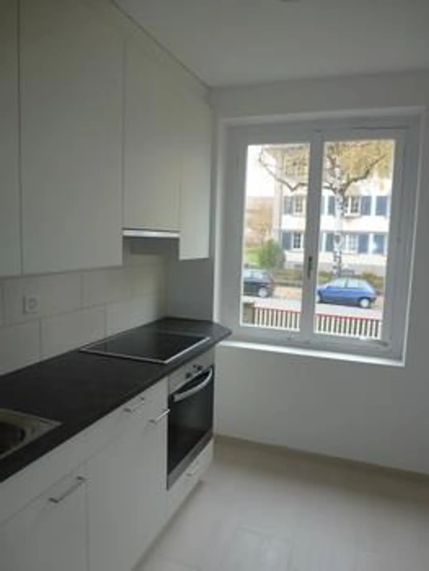Reihen-Mehrfamilienhaus mit Potenzial - Foto 2 von 5