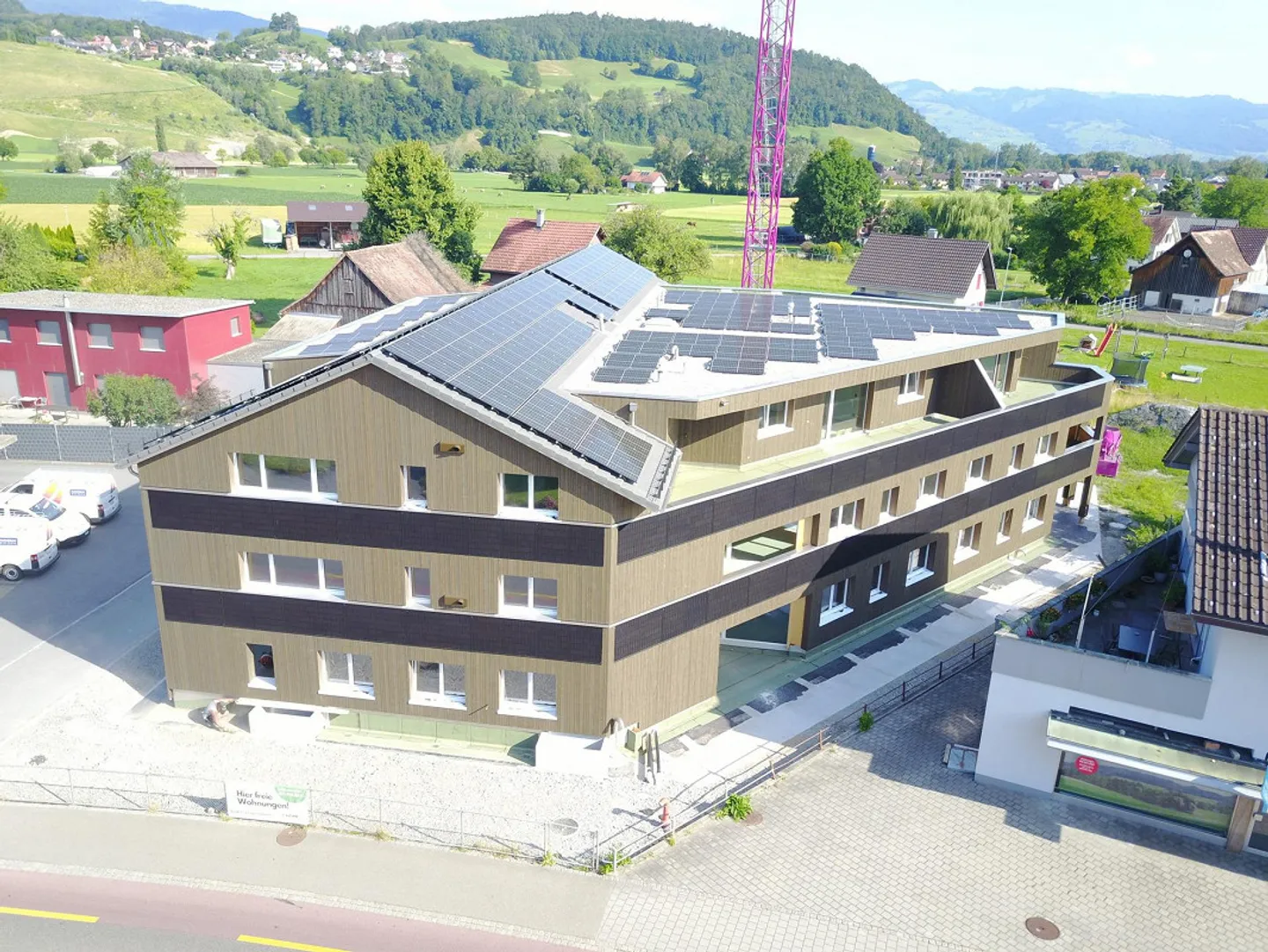 Moderno appartamento mansardato di 2,5 locali con balcone e vista mozzafiato - Foto 2 di 12