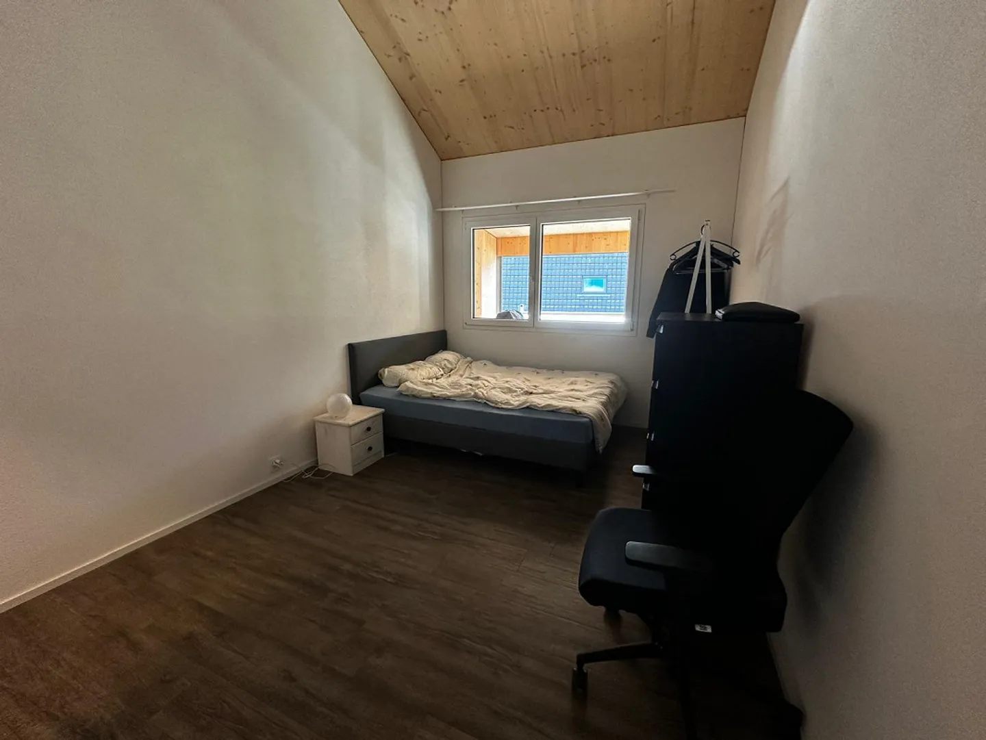 Moderno appartamento mansardato di 2,5 locali con balcone e vista mozzafiato - Foto 11 di 12