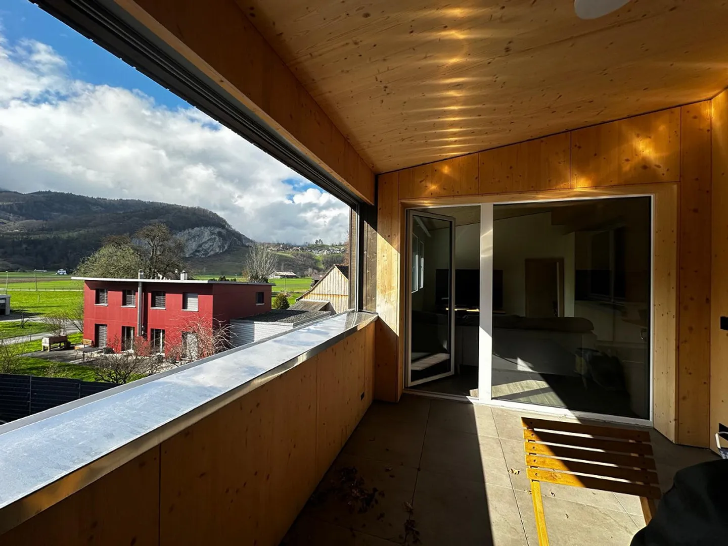 Moderno appartamento mansardato di 2,5 locali con balcone e vista mozzafiato - Foto 8 di 12