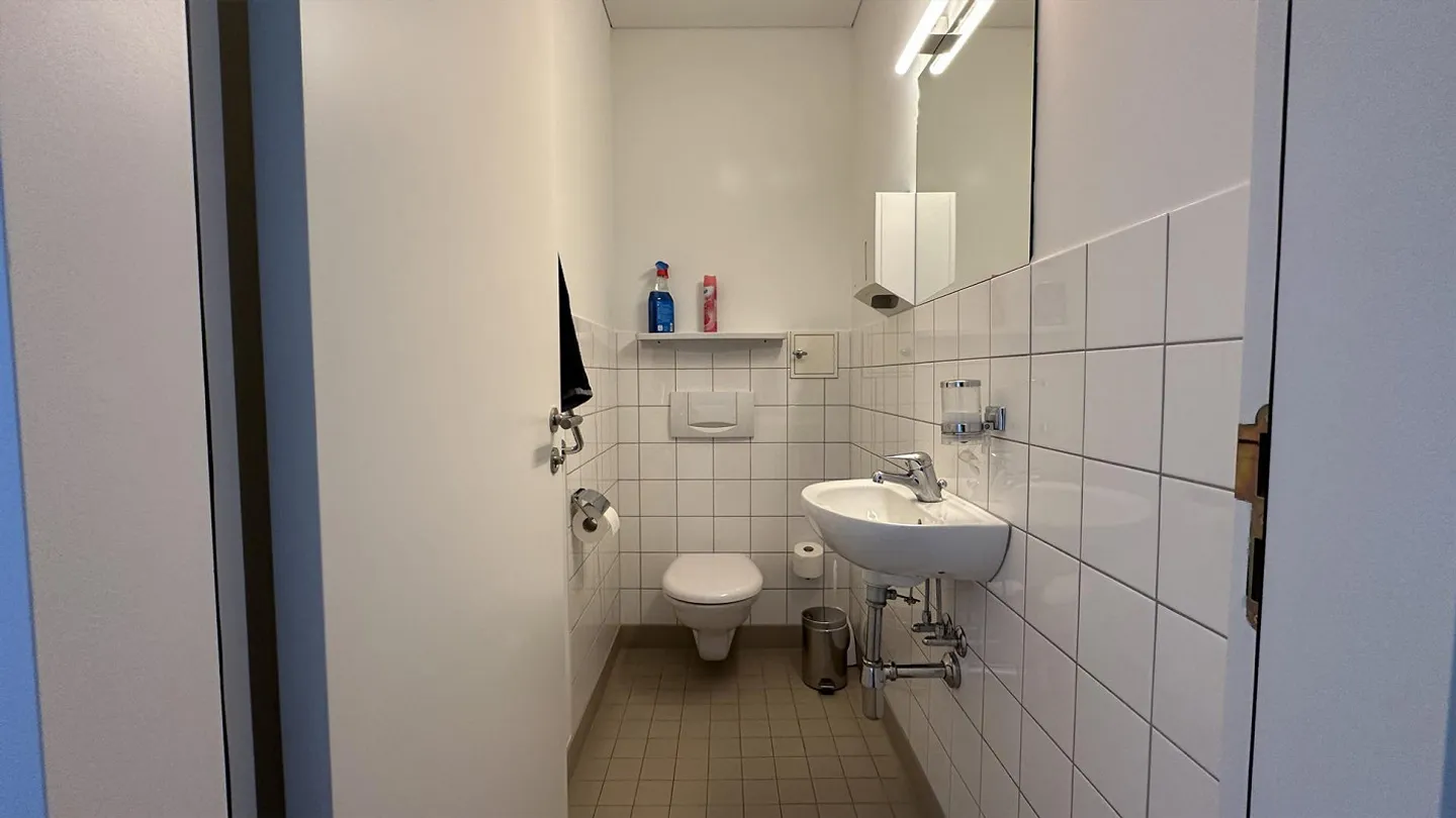 Flexible office spaces in the center of Appenzell for sublease - Photo 8 of 15