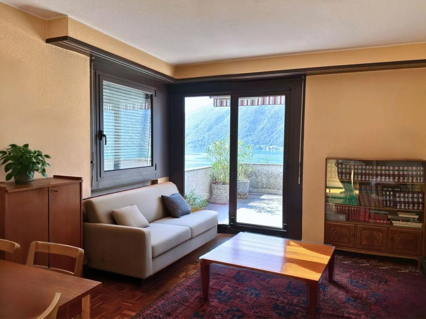 Appartement intéressant de 5,5 pièces avec grande terrasse et vue imprenable sur le lac - Photo 12 sur 18