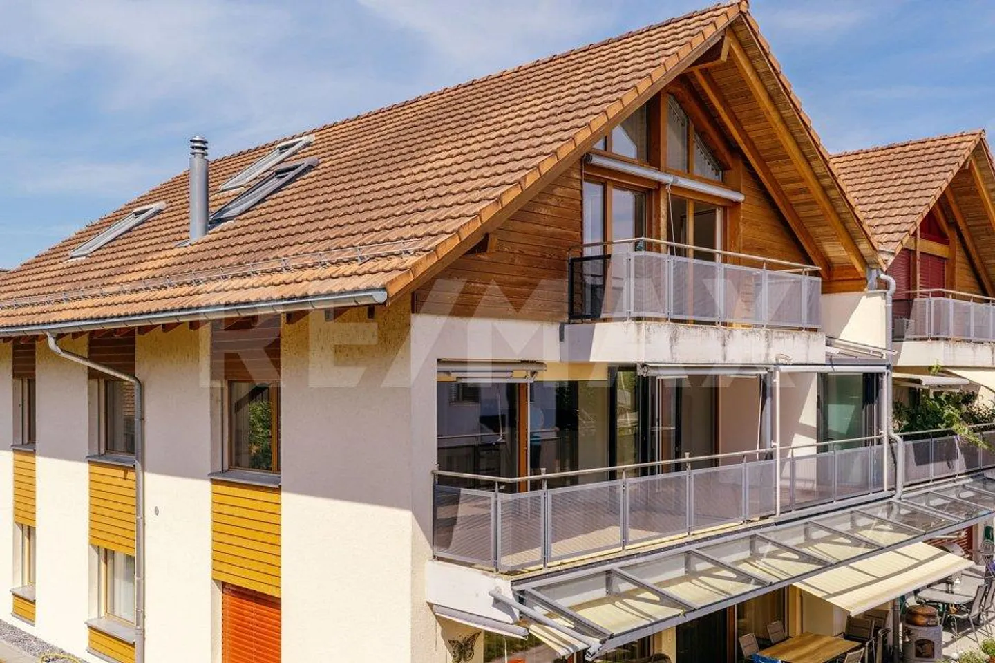 Spacious Living on Two Floors - 180.8 m² Maisonette - Photo 1 of 13