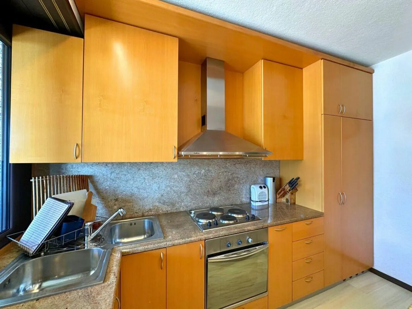 Appartement intéressant de 5,5 pièces avec grande terrasse et vue imprenable sur le lac - Photo 15 sur 18