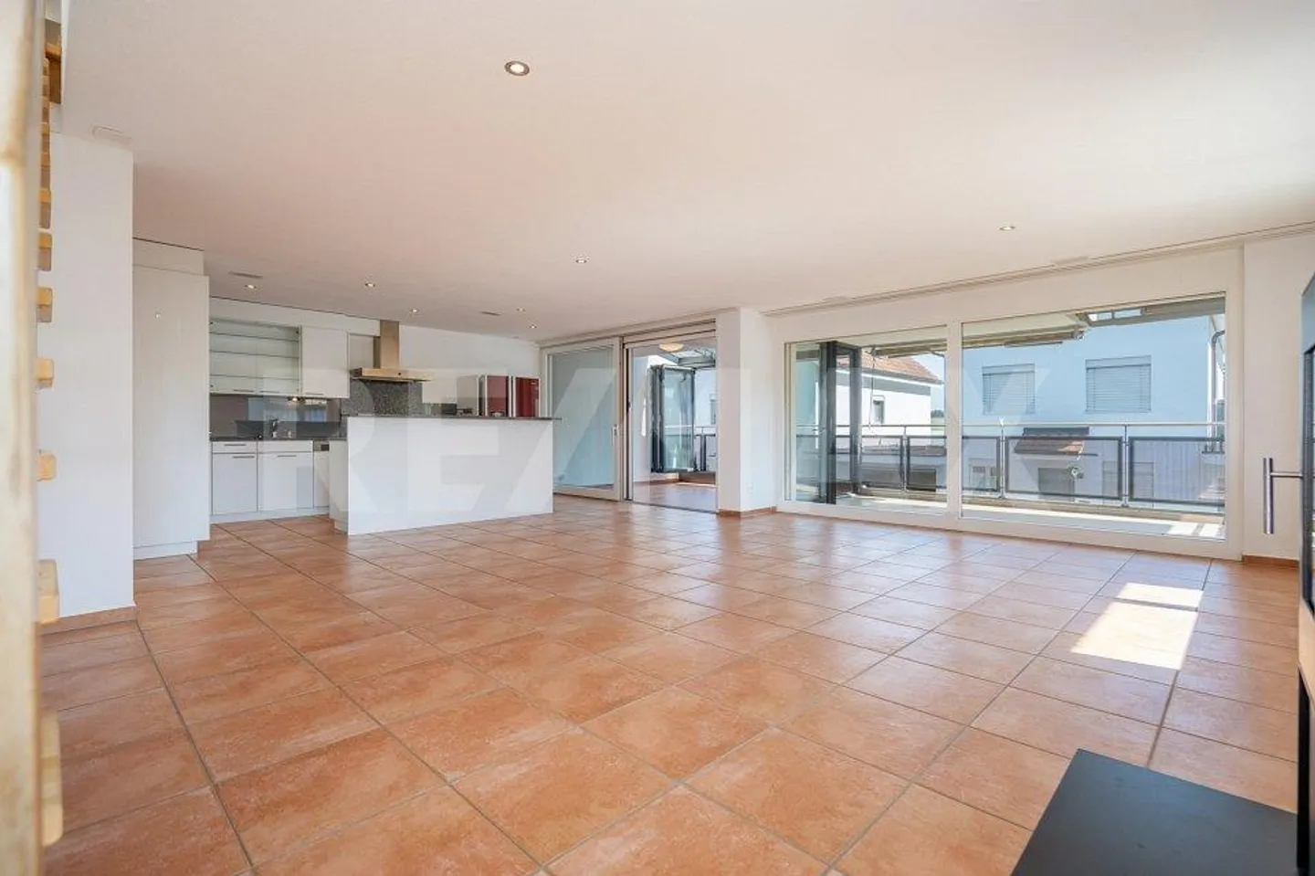 Spacious Living on Two Floors - 180.8 m² Maisonette - Photo 3 of 13