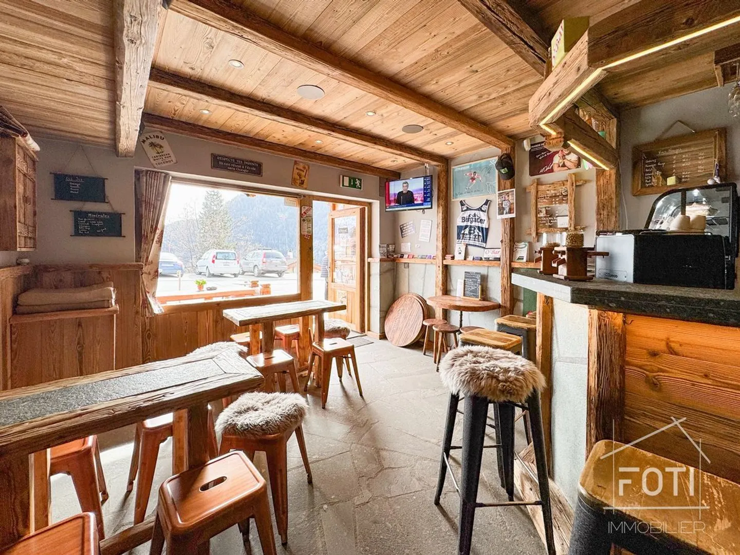 Bar Charmant dans les Alpes - Photo 2 sur 9