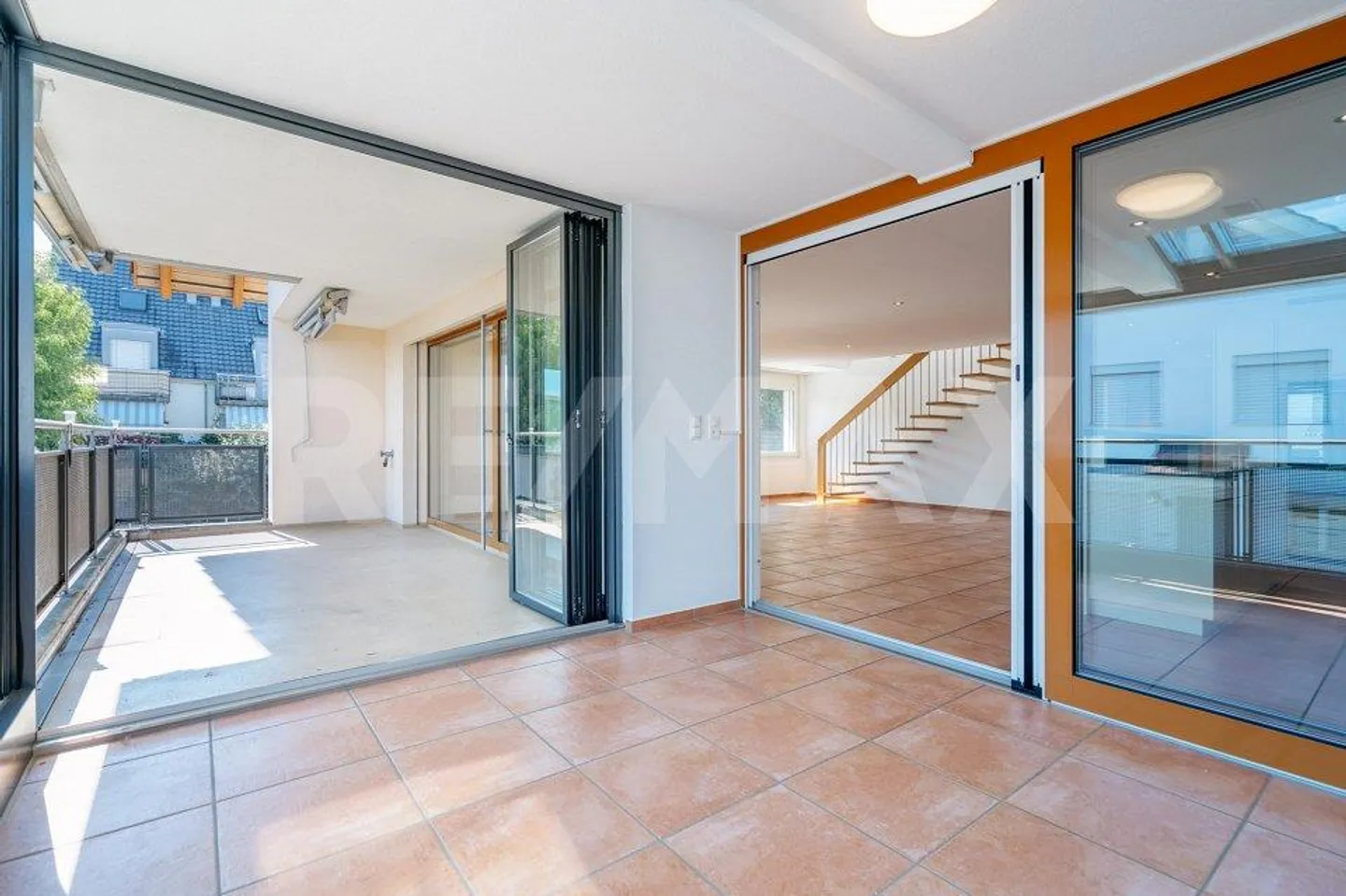 Spacious Living on Two Floors - 180.8 m² Maisonette - Photo 4 of 13