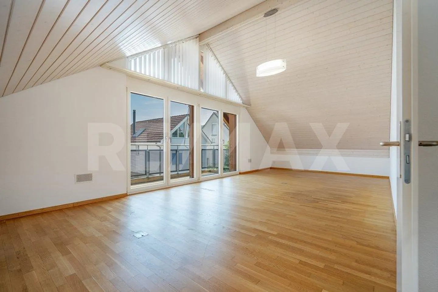 Spacious Living on Two Floors - 180.8 m² Maisonette - Photo 11 of 13