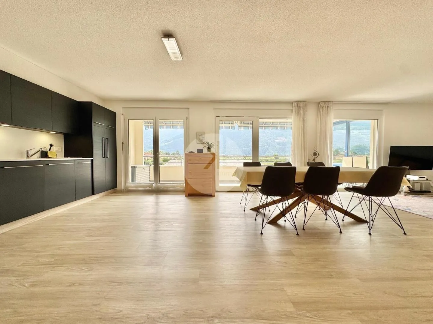 4.5 Room Apartment in Vétroz - Photo 2 of 13