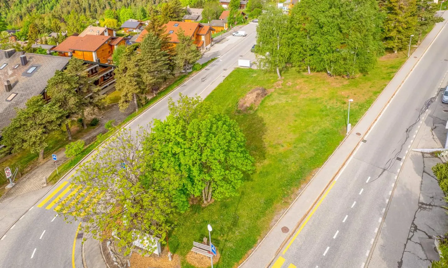 Land in the center of Ovronnaz with good development potential - Photo 1 of 13