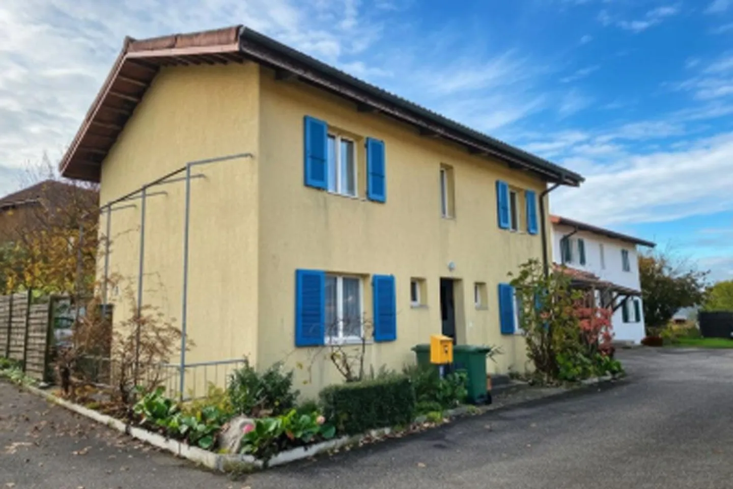 Maison individuelle spacieuse et charmante - Photo 1 sur 12