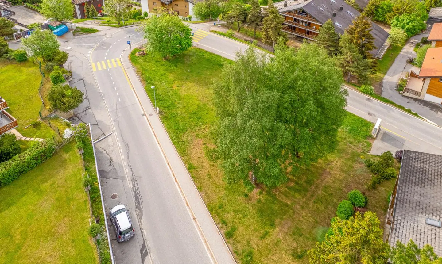 Land in the center of Ovronnaz with good development potential - Photo 5 of 13