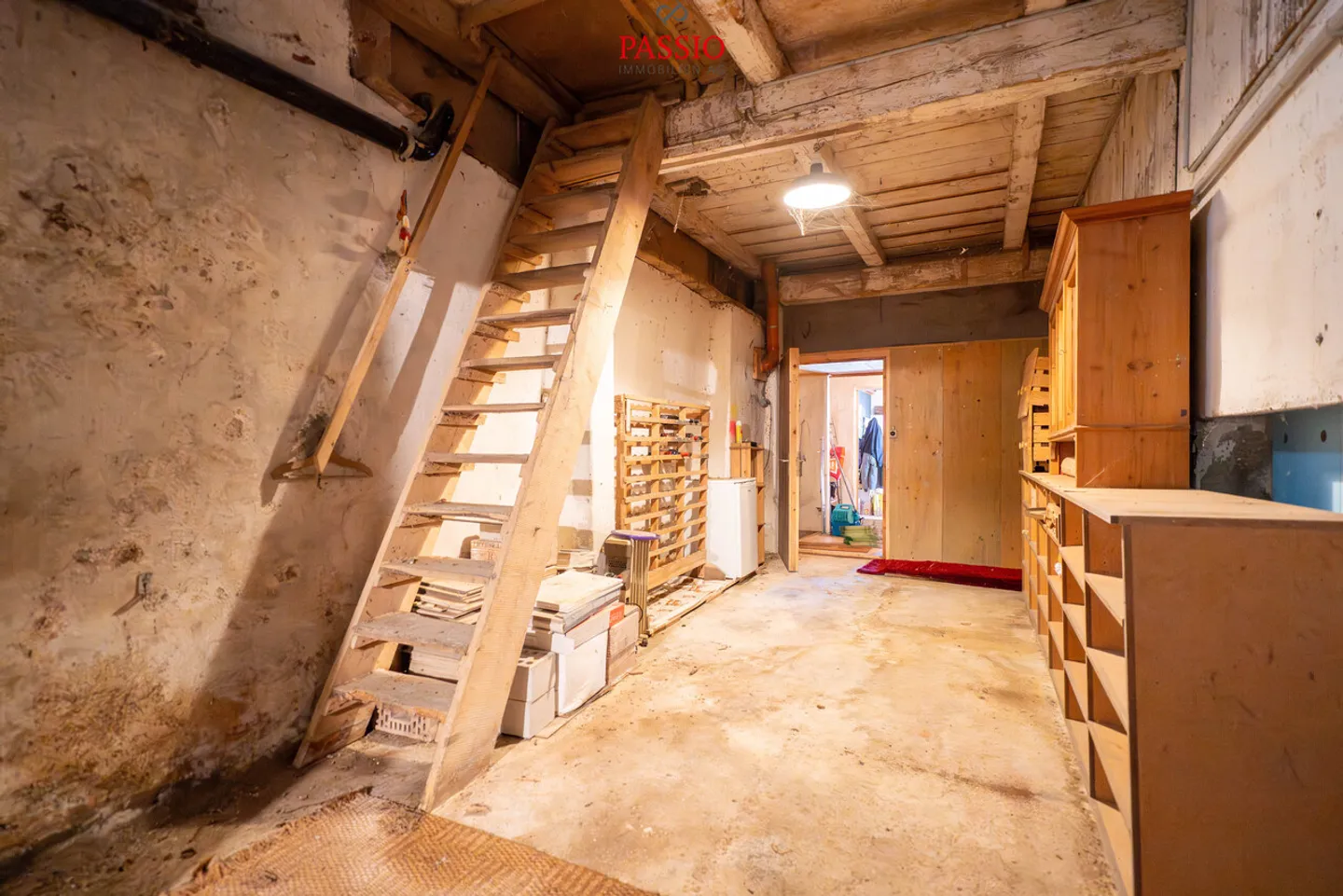 Grande casa colonica di 8 stanze con idillio da giardino e molto potenziale - Foto 20 di 32