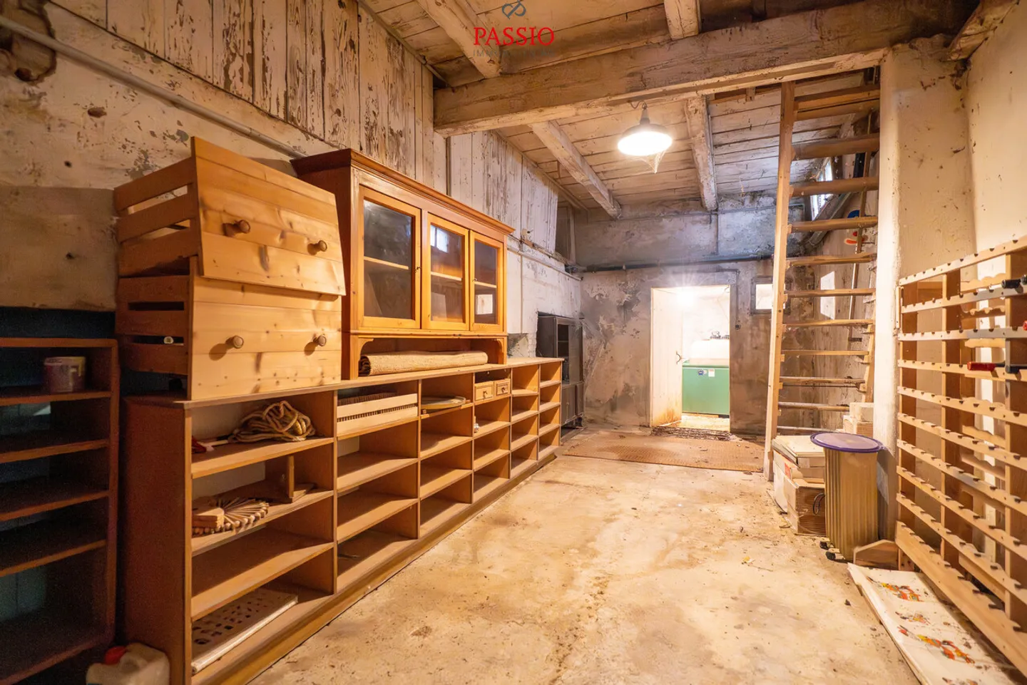 Grande casa colonica di 8 stanze con idillio da giardino e molto potenziale - Foto 21 di 32