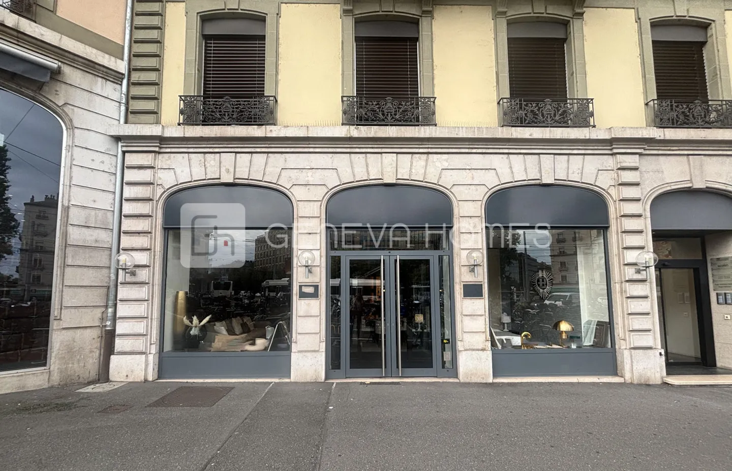 Magnifique arcade en plein centre-ville - Emplacement premium - Photo 2 sur 7