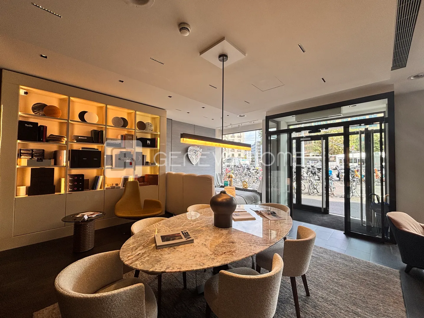 Magnifique arcade en plein centre-ville - Emplacement premium - Photo 3 sur 7