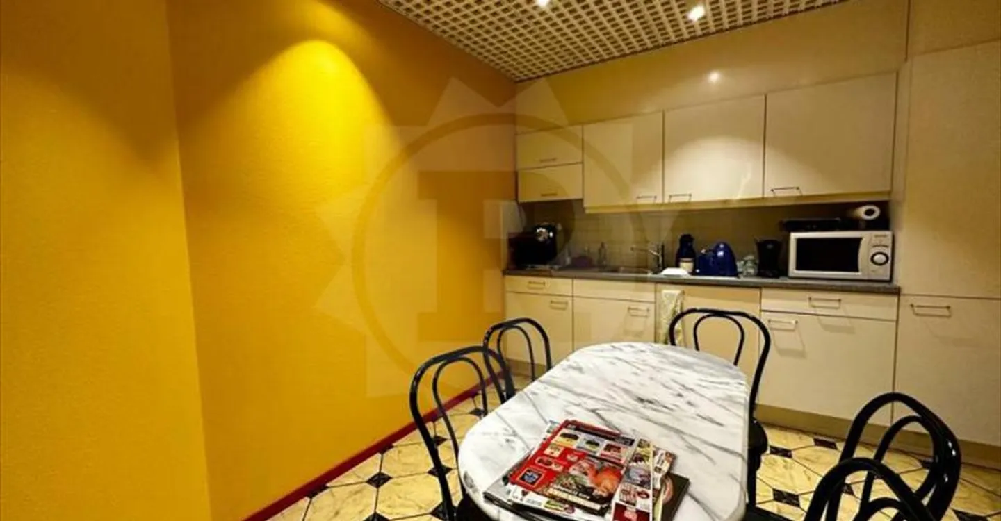 Office space for rent - Photo 3 of 9