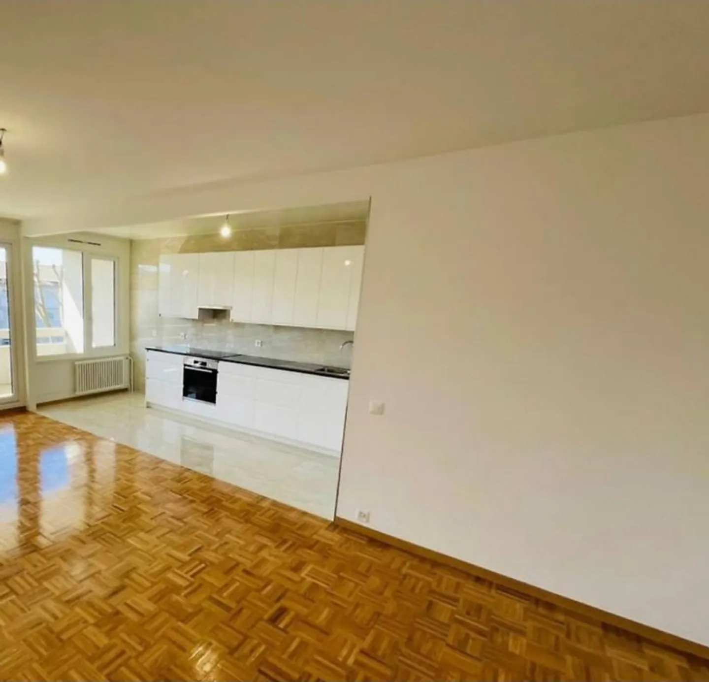 5-room apartment located in Avully - Photo 3 of 5