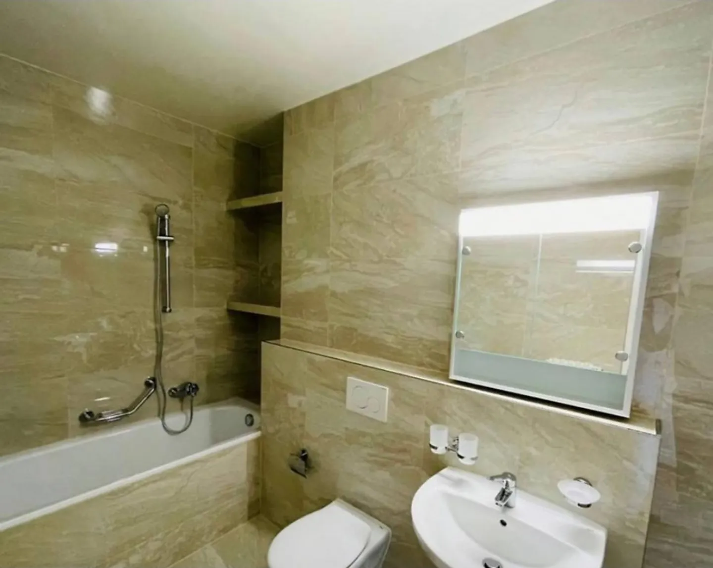 5-room apartment located in Avully - Photo 5 of 5