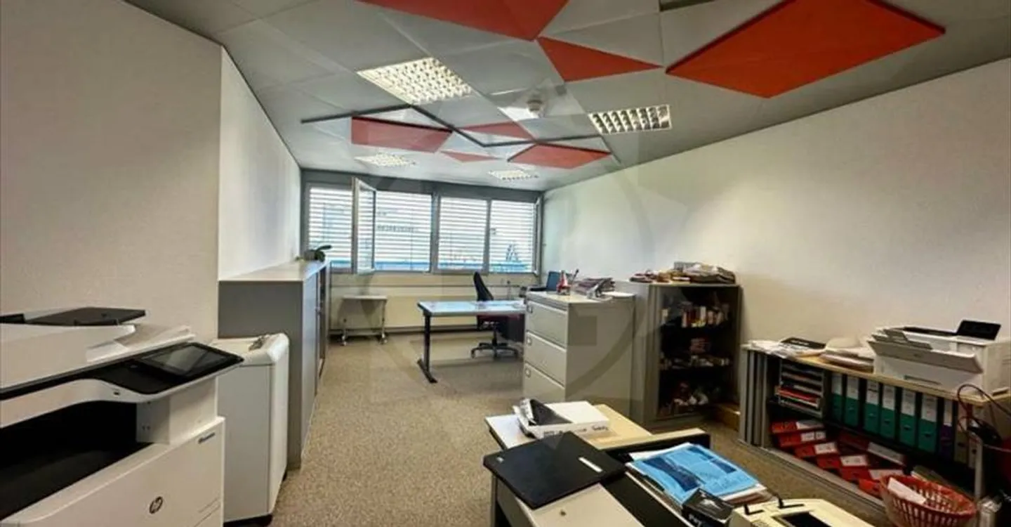 Office space for rent - Photo 6 of 9