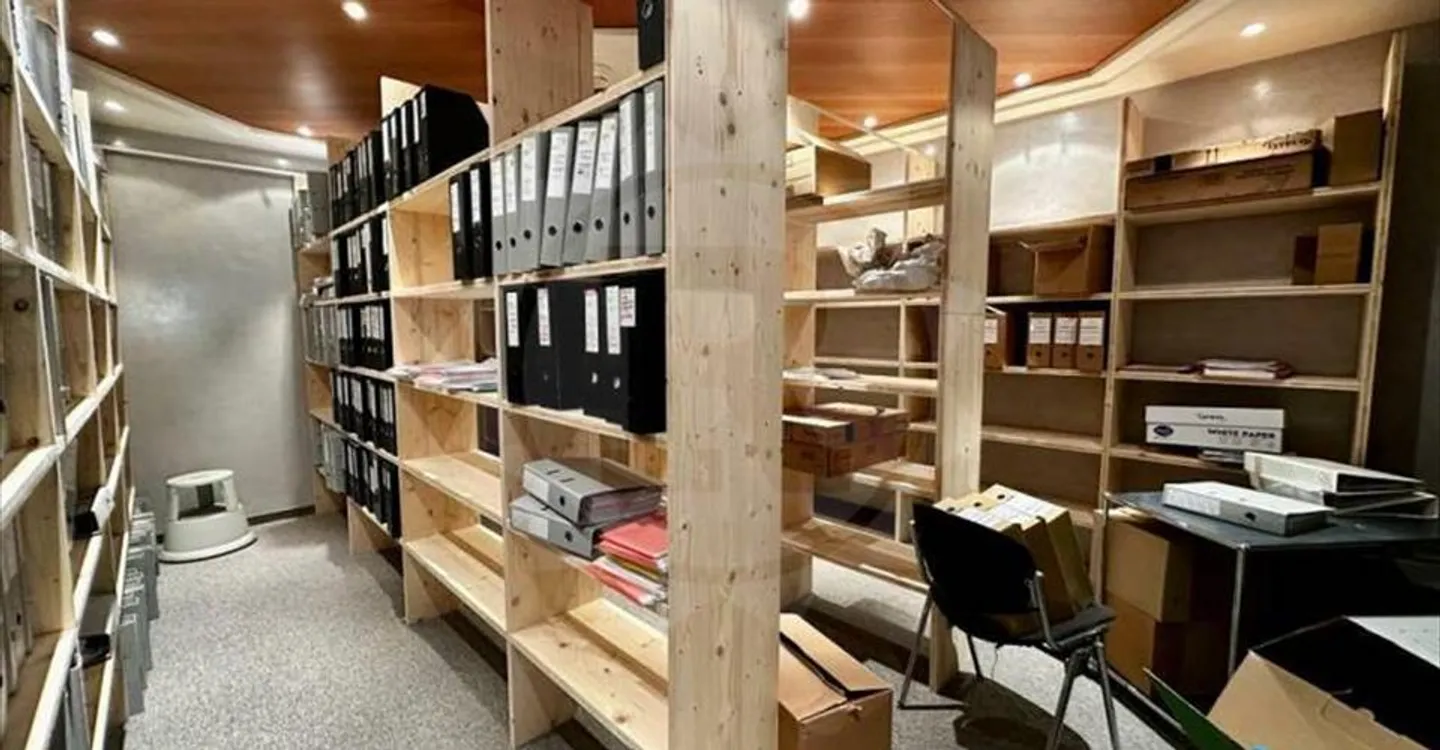 Office space for rent - Photo 7 of 9