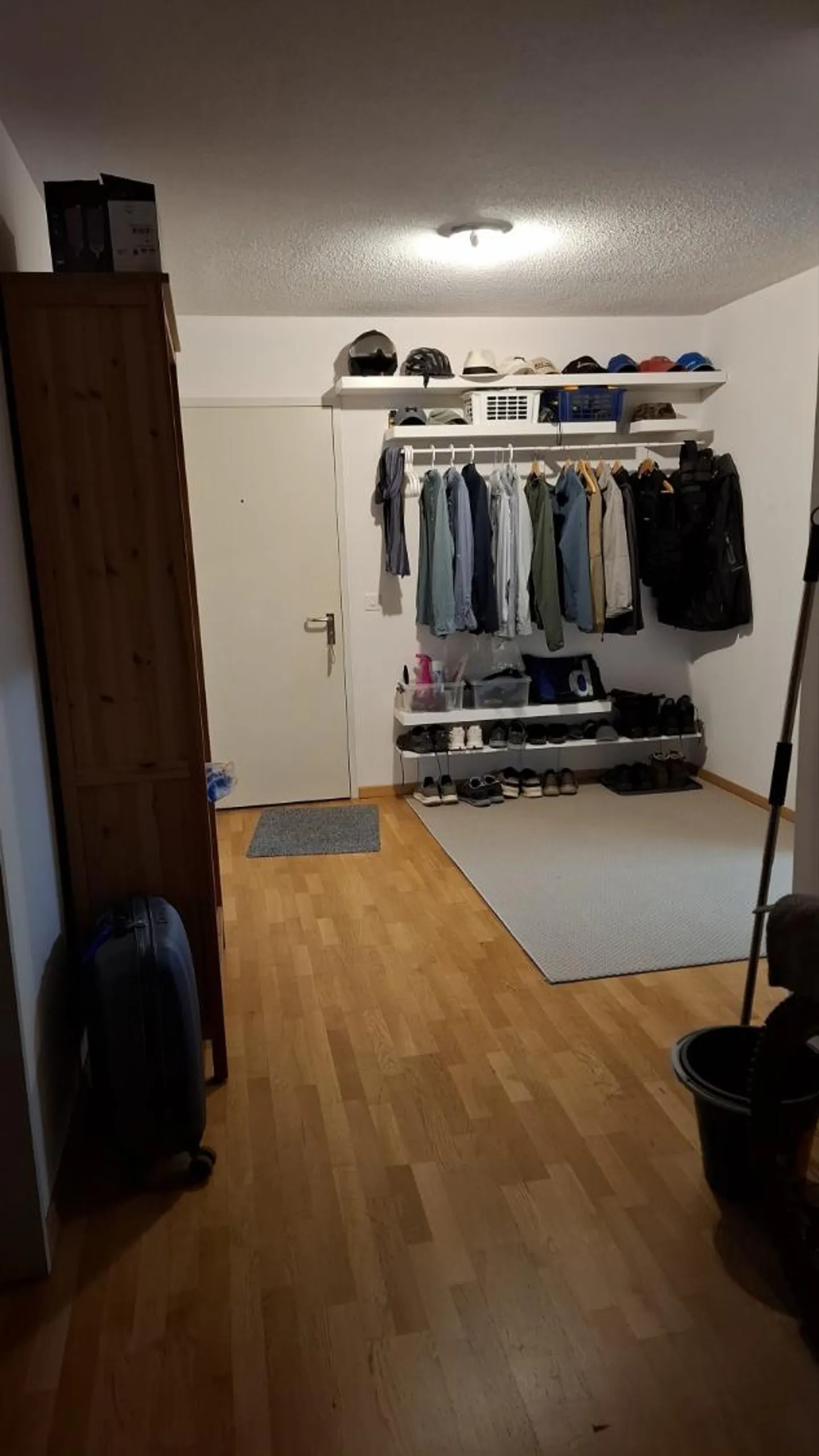 Charming Apartment in Central Location - Photo 7 of 8