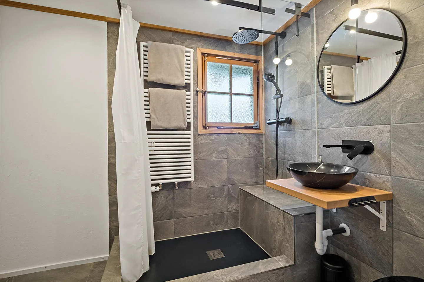 Charming two-family house for a family - Photo 7 of 11