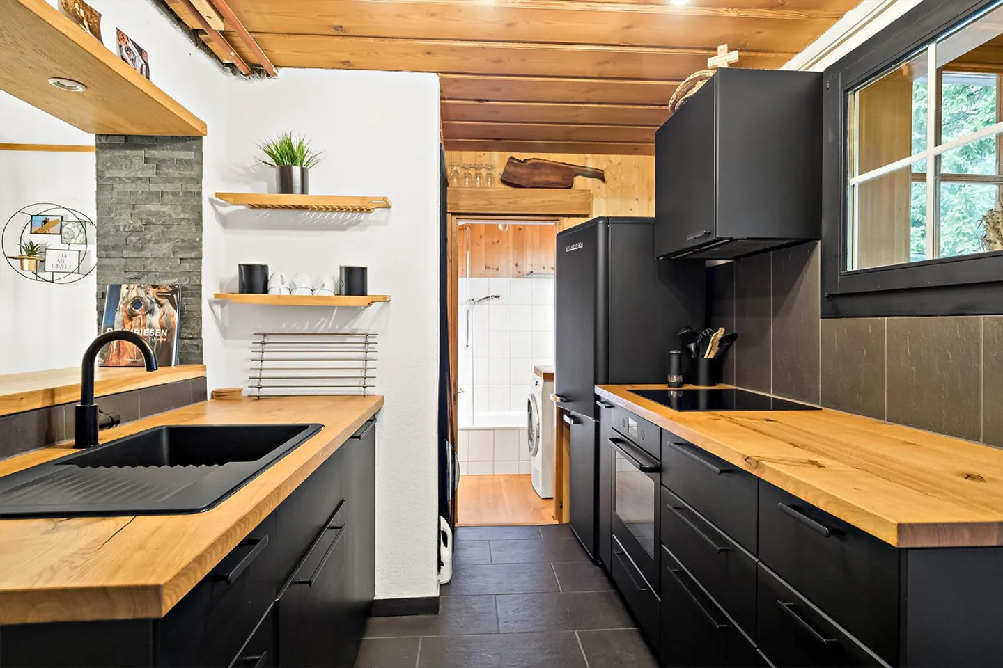 Charming two-family house for a family - Photo 10 of 11