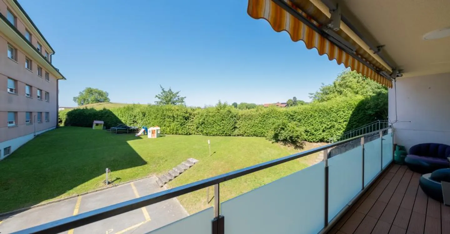 WOHNUNG - ZENTRAL - BALKON UND PARKPLATZ - EXKLUSIV - Foto 2 von 10
