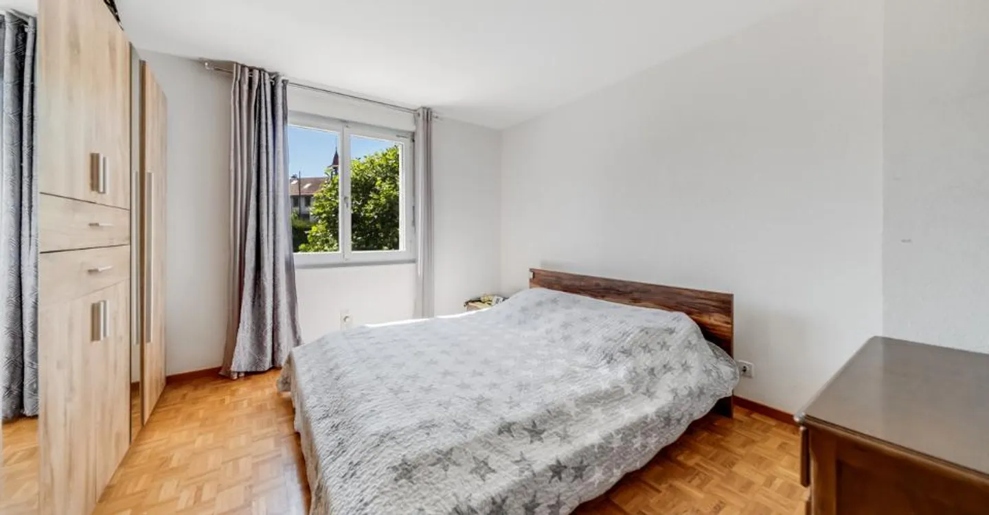 WOHNUNG - ZENTRAL - BALKON UND PARKPLATZ - EXKLUSIV - Foto 3 von 10