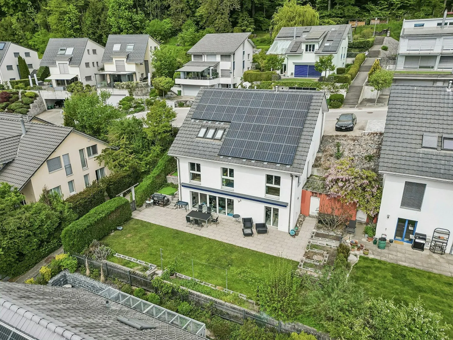 Maison individuelle de 5,5 pièces dans un emplacement élevé et recherché avec environnement - Photo 3 sur 13