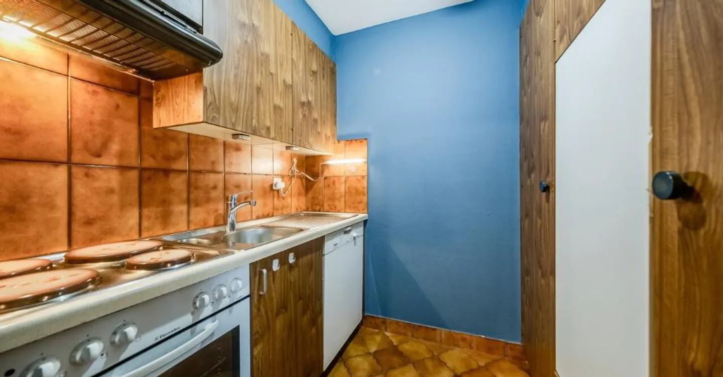 WOHNUNG - ZENTRAL - BALKON UND PARKPLATZ - EXKLUSIV - Foto 6 von 10
