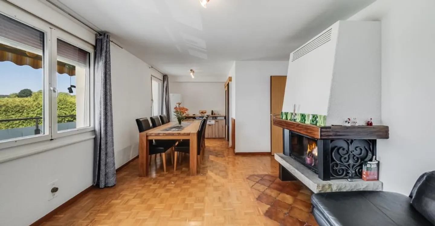 WOHNUNG - ZENTRAL - BALKON UND PARKPLATZ - EXKLUSIV - Foto 8 von 10