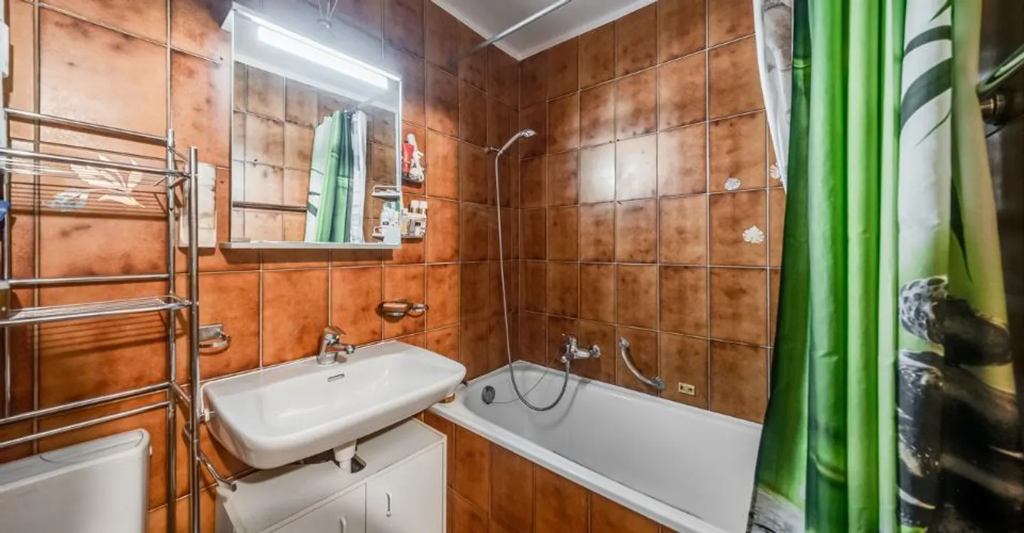 WOHNUNG - ZENTRAL - BALKON UND PARKPLATZ - EXKLUSIV - Foto 10 von 10