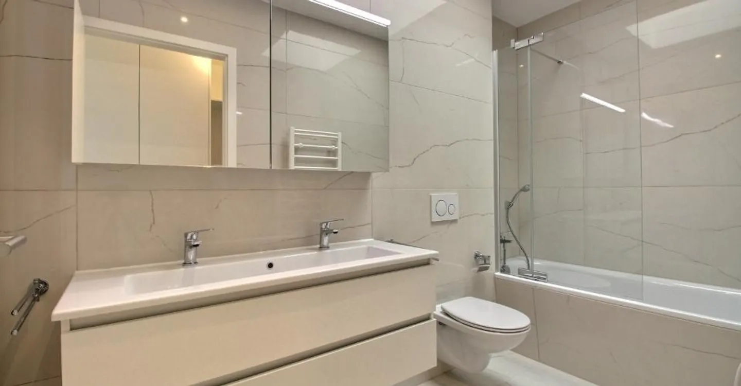 Attico di 4,5 stanze con vista libera! - Foto 8 di 9