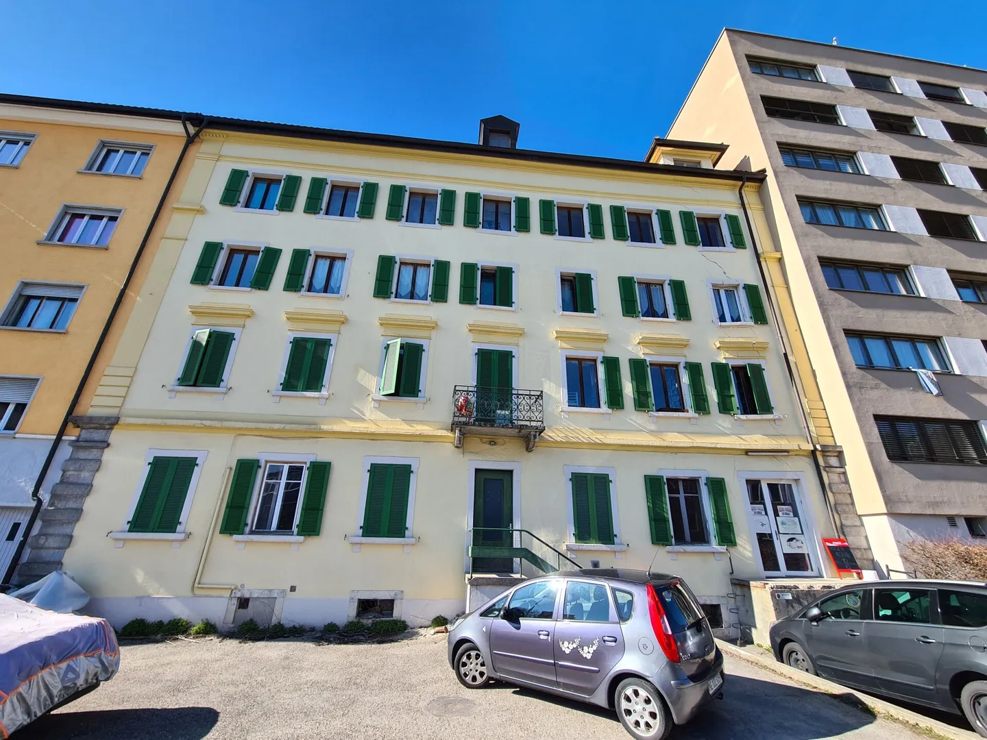 Residential building for sale - Photo 1 of 4